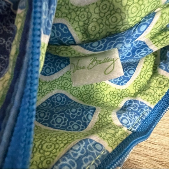 VERA BRADLEY Doodle Daisy Little Flap Hipster Green Blue Floral 2011 Crossbody - Picture 16 of 17